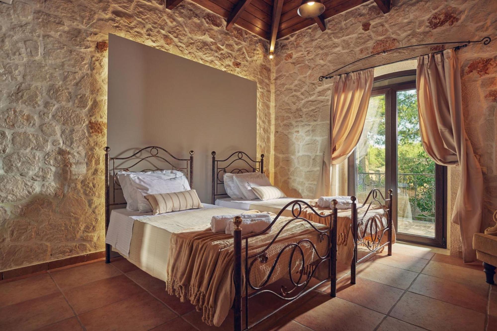 Villa Alexandros Agios Nikolaos  Exteriör bild