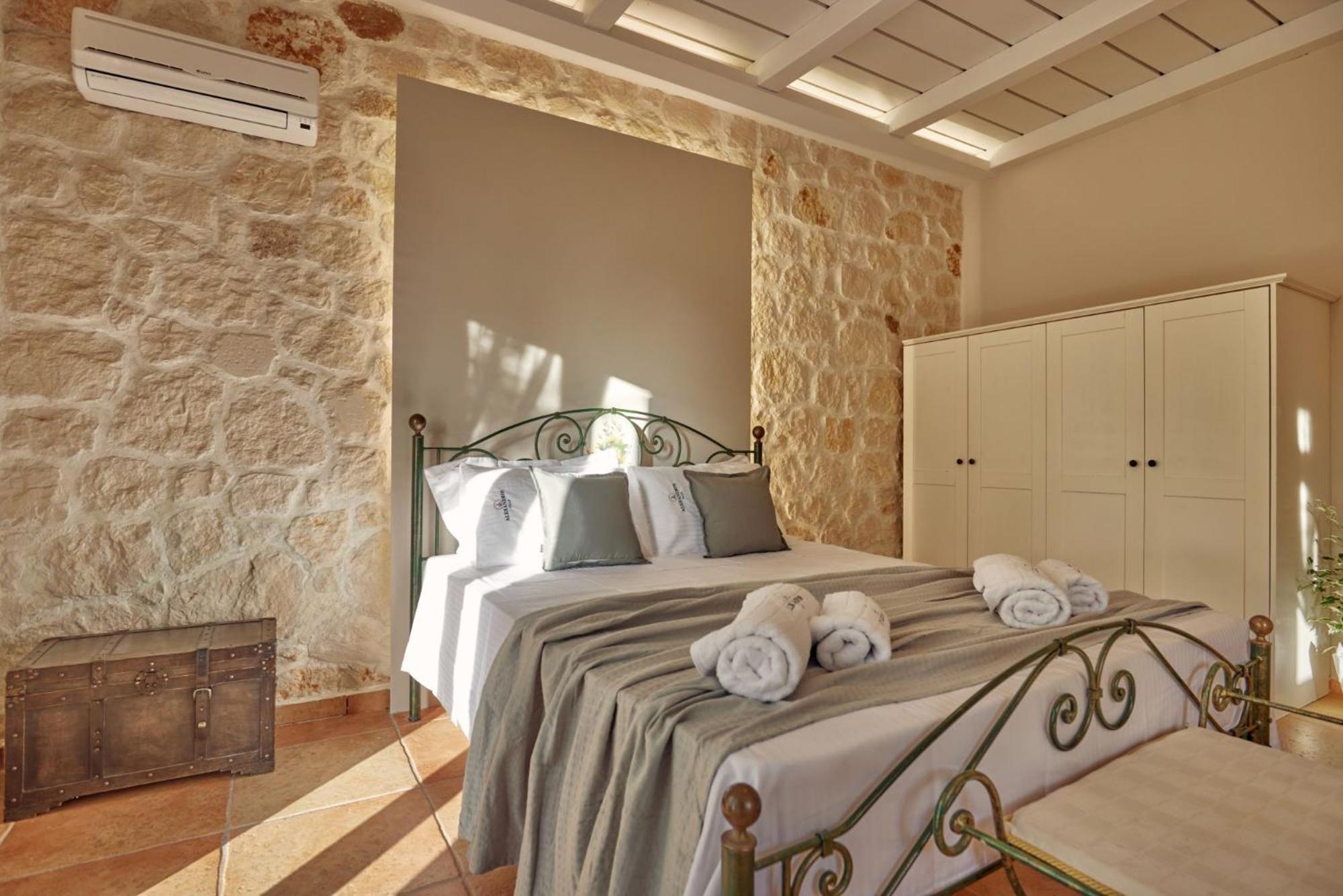 Villa Alexandros Agios Nikolaos  Exteriör bild